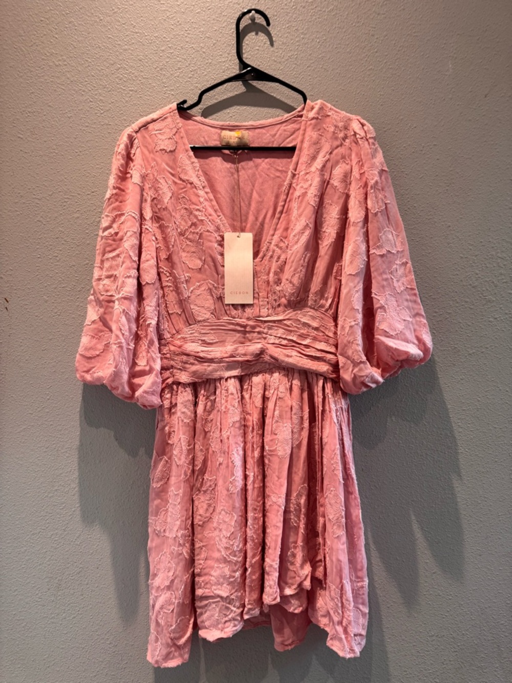 CIEBON Dusty Pink Textured V-Neck Dress - Picture 8 of 10